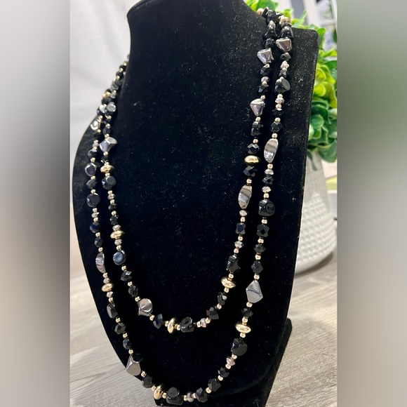 VINTAGE CHICOS/JAPAN NECKLACE & CLIP SET THAT IS CLASSY AND SOOO RICH 💕👏 - Picture 8 of 15